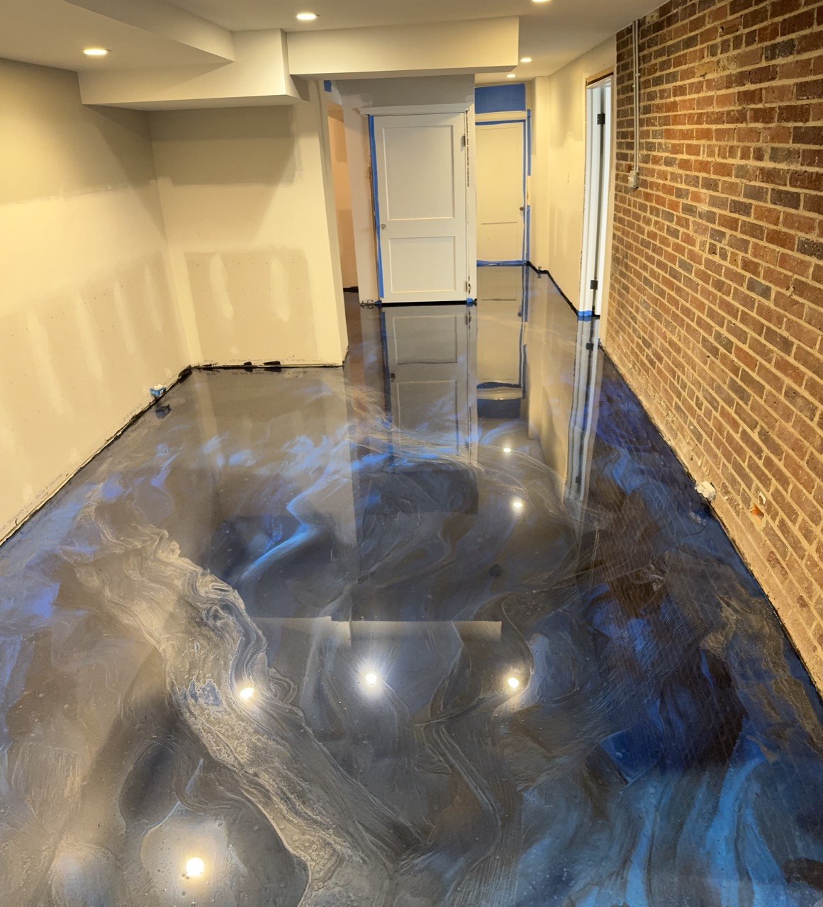 Metallic epoxy floor